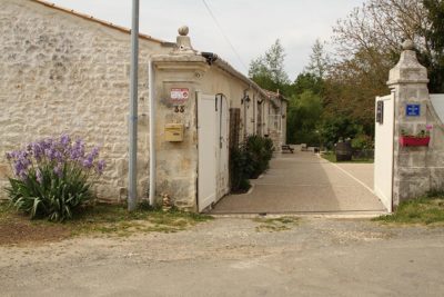 gite, le bouquet de soizic, grandjean, charente maritime, poitou charente, aquitaine, saintes, scoophoto, steve allan cerigo, soizic, chambre d'hote, charentaise, ferme medievale