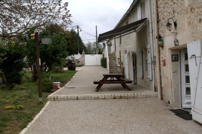 gite, le bouquet de soizic, grandjean, charente maritime, poitou charente, aquitaine, saintes, scoophoto, steve allan cerigo, soizic, chambre d'hote, charentaise, ferme medievale