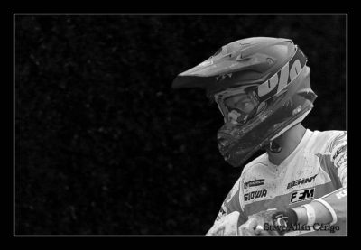 Soizic-Steve Allan Cerigo – Scoophoto -Photographe Artistique- Photographe de mariages- portraits-reportages-studio. France- Charente Maritime- Royan-Saintes-La Rochelle- Cognac-Grandjean-Saint Jean d'Angely- 17- Poitou Charentes-course moto