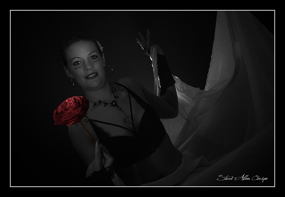 photographe saintes-Shooting Cyndie-Book-Photographe professionnel- Mariage- Studio- cérémonie religieuse- evenementiel- banquet- sport-Soizic-Steve Allan Cerigo – Photographe Artistique-Scoophoto - Photographe de mariages- portraits- reportages- studio- France- Charente Maritime- Royan- Saintes- La Rochelle- Cognac- Grandjean-Saint Jean d'Angely- 17- Poitou Charentes-Le Bouquet de Soizic